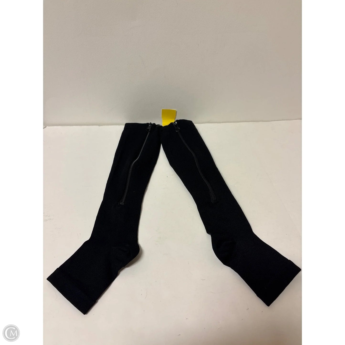 Socks By Clothes Mentor In Black, Size: 0