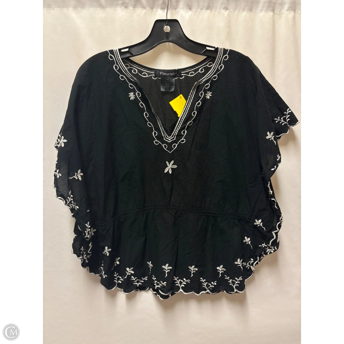 Top Short Sleeve By Clothes Mentor In Black, Size: M