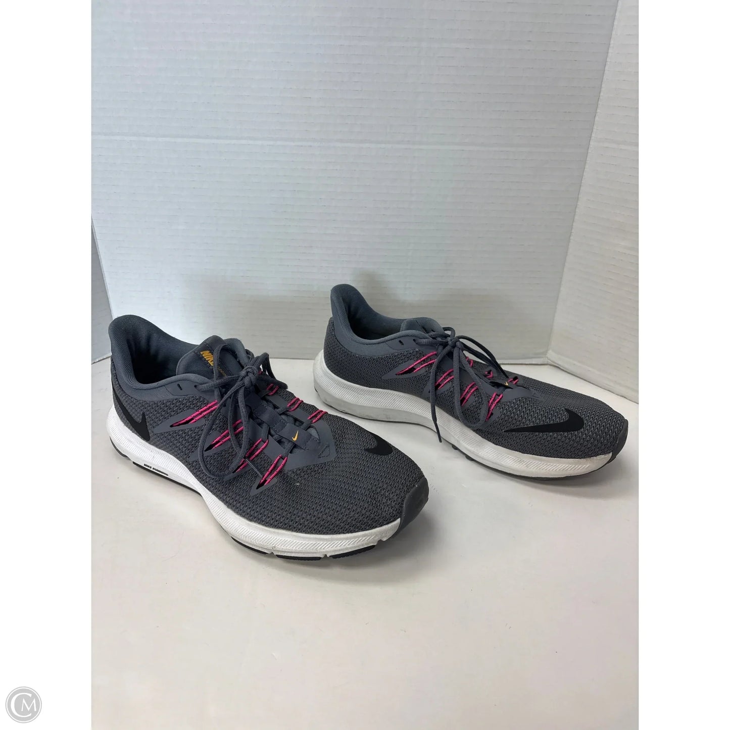 Shoes Athletic By Nike In Grey, Size: 9.5