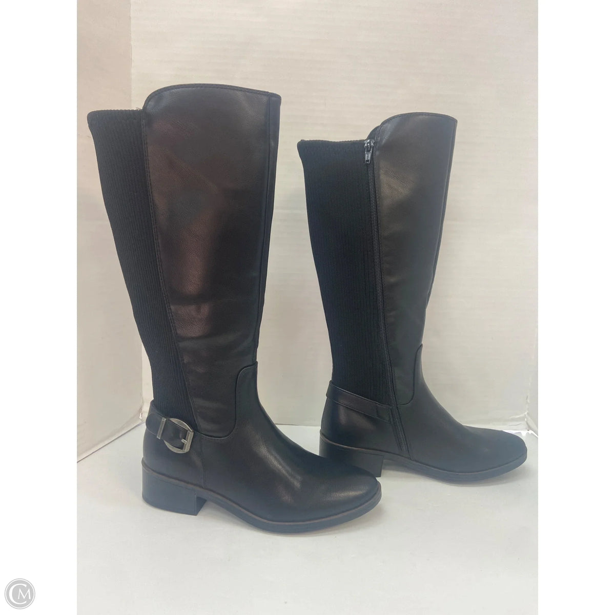 Boots Knee Flats By Bare Traps In Black, Size: 7