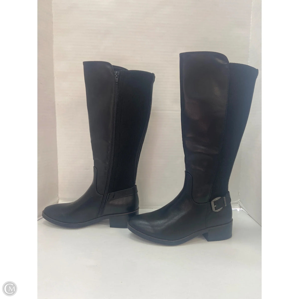 Boots Knee Flats By Bare Traps In Black, Size: 7