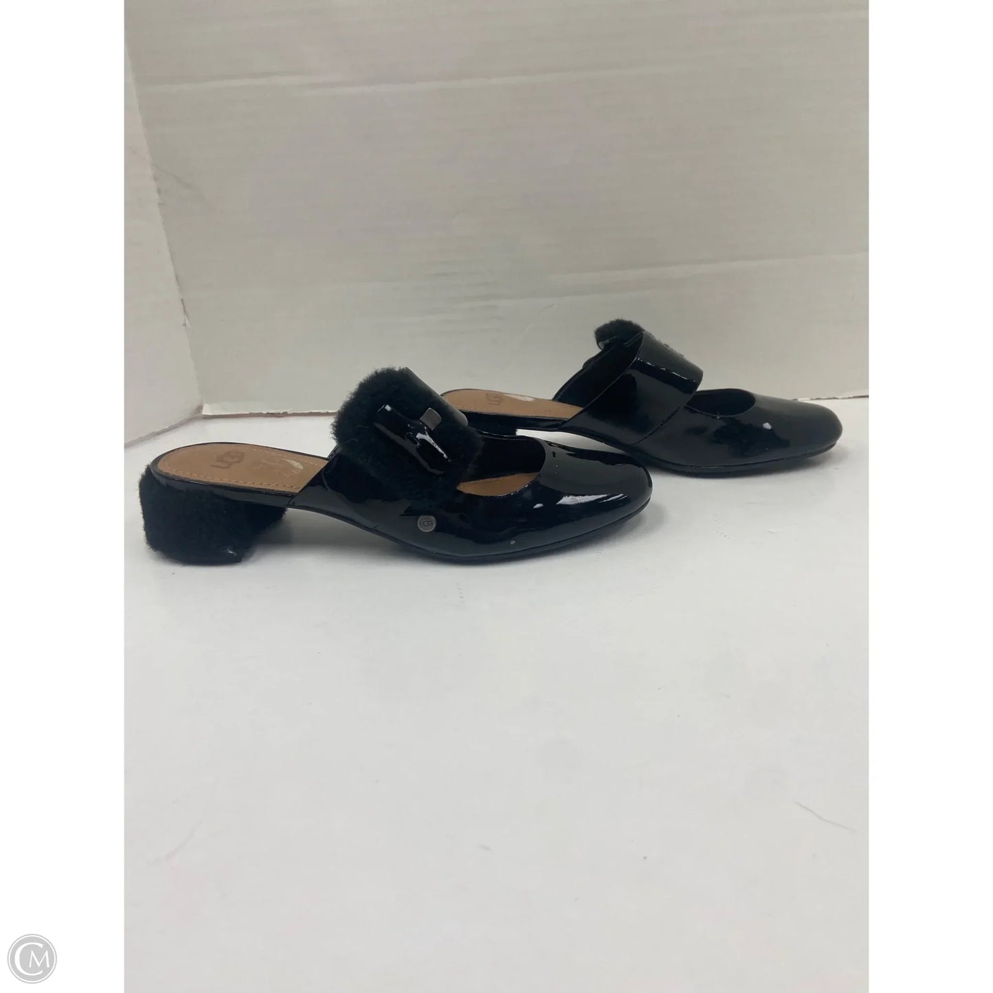 Sandals Designer By Ugg In Black, Size: 7