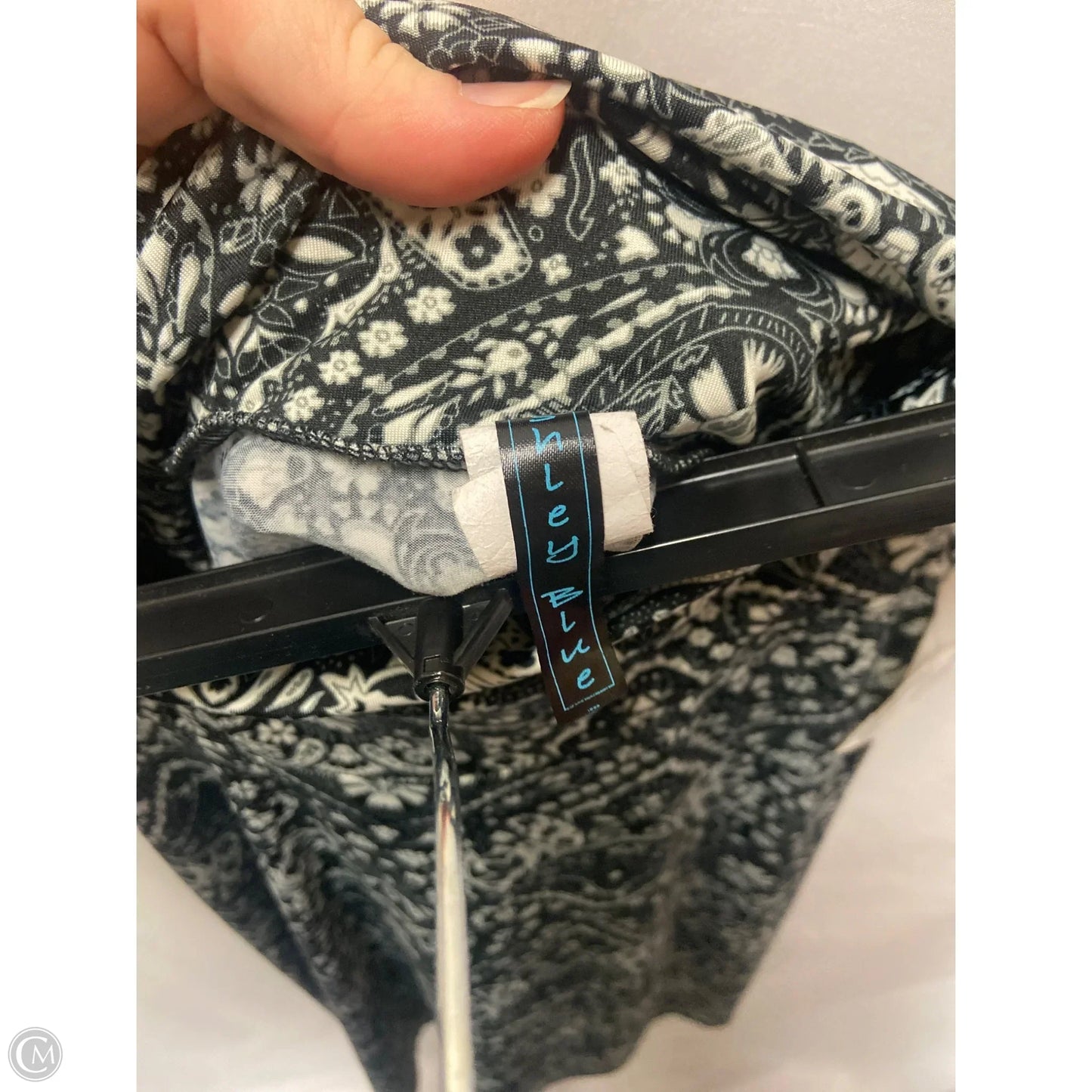 Skirt Midi By Clothes Mentor In Blue, Size: M