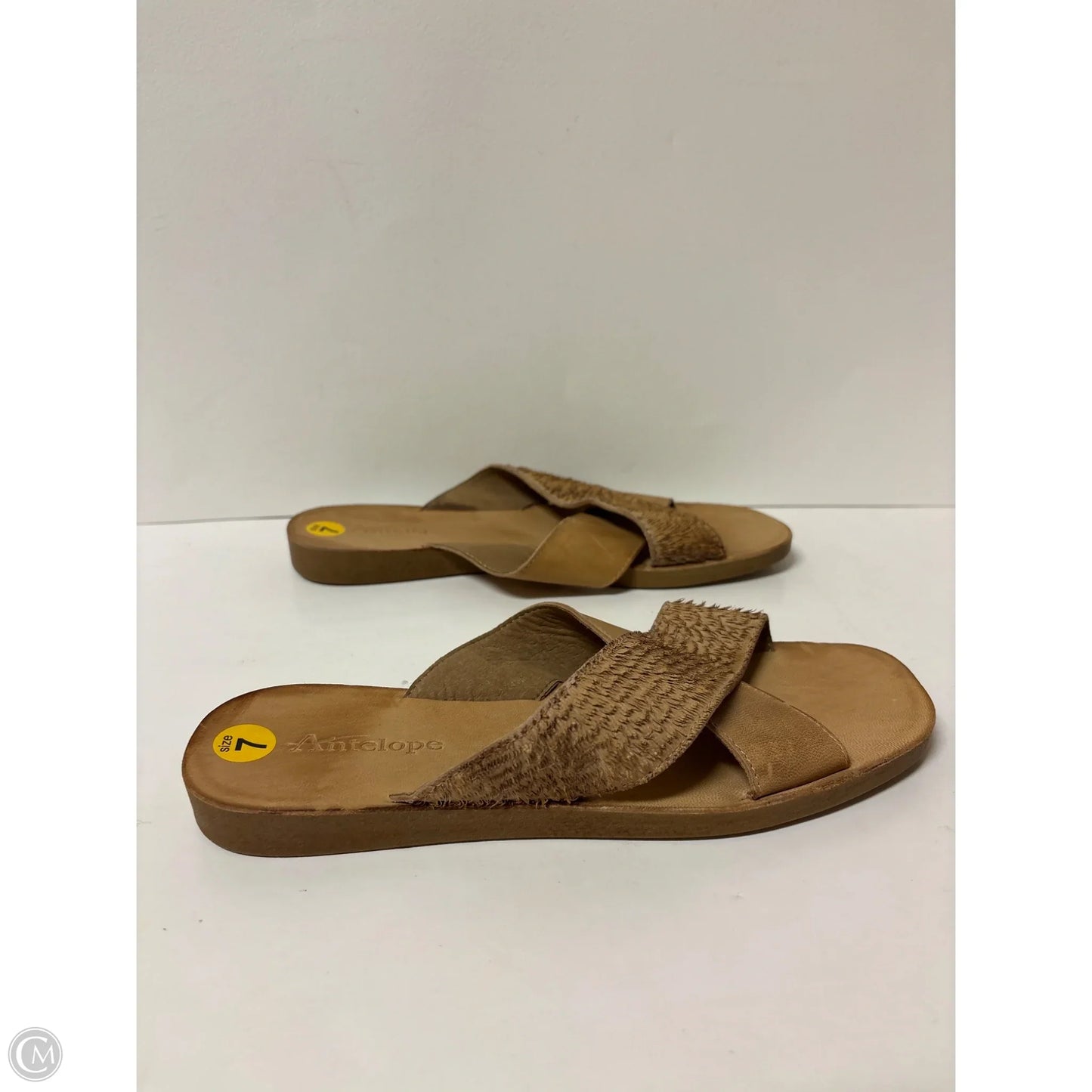 Sandals Flats By Clothes Mentor In Brown, Size: 7