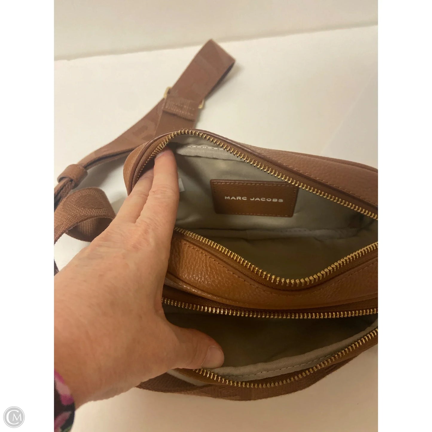 Crossbody Luxury Designer By Marc Jacobs, Size: Medium