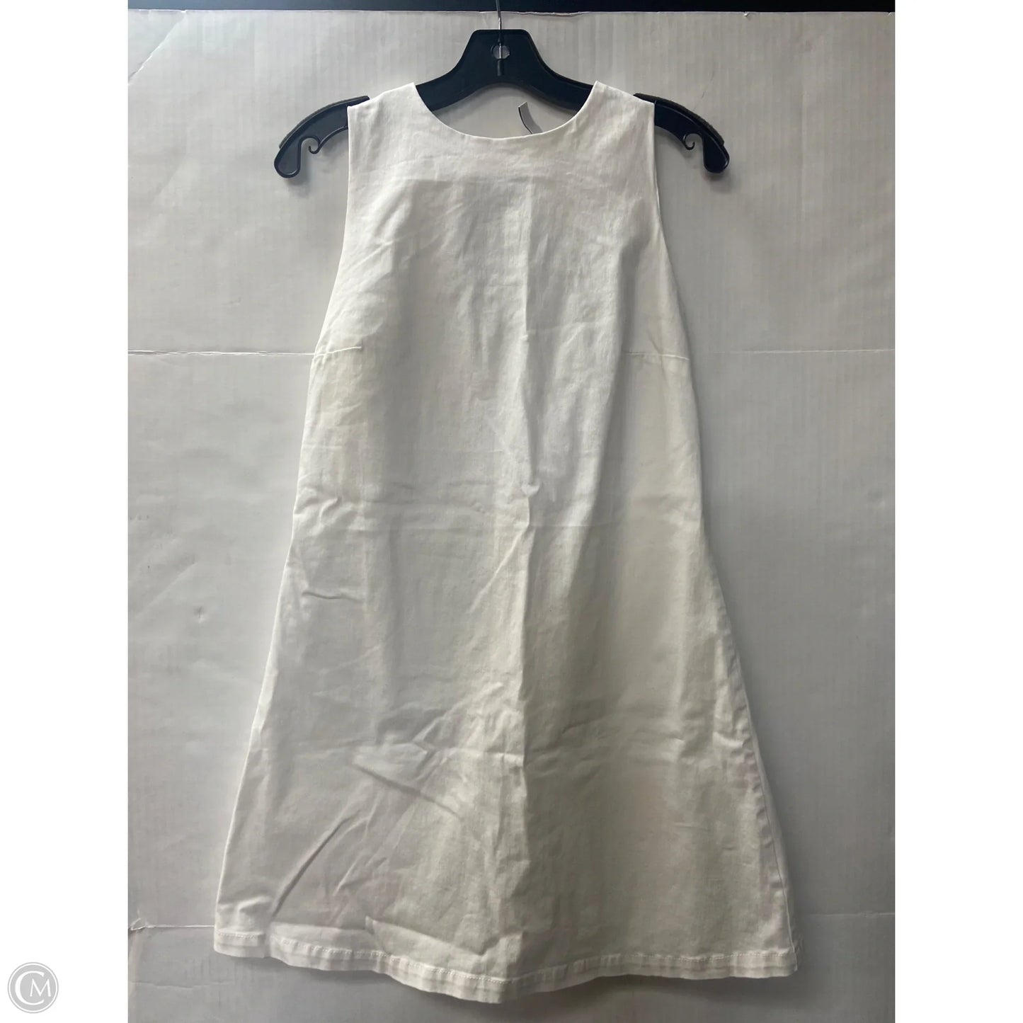 Dress Casual Short By Divided In White, Size: M