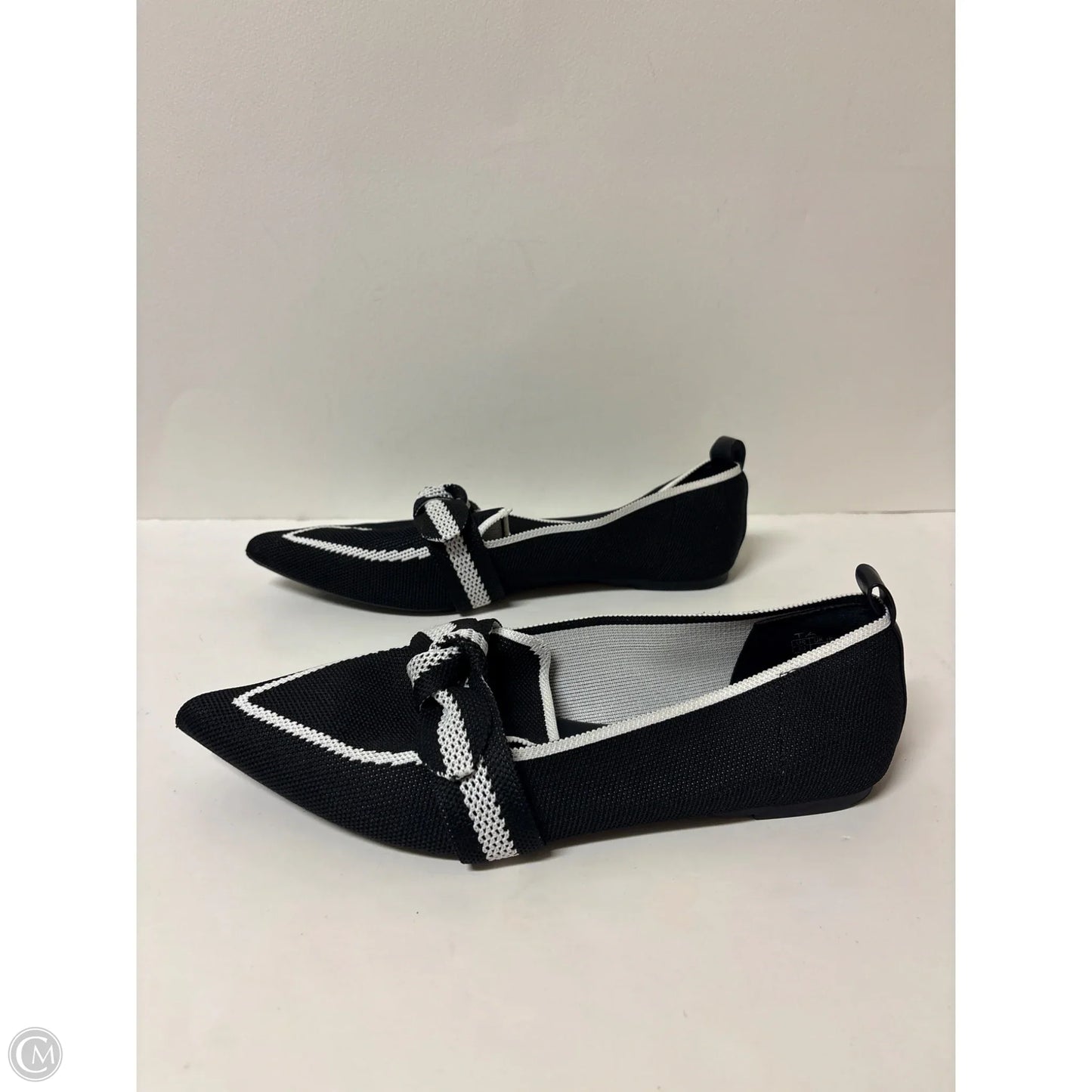 Shoes Flats By Tahari In Black & White, Size: 10