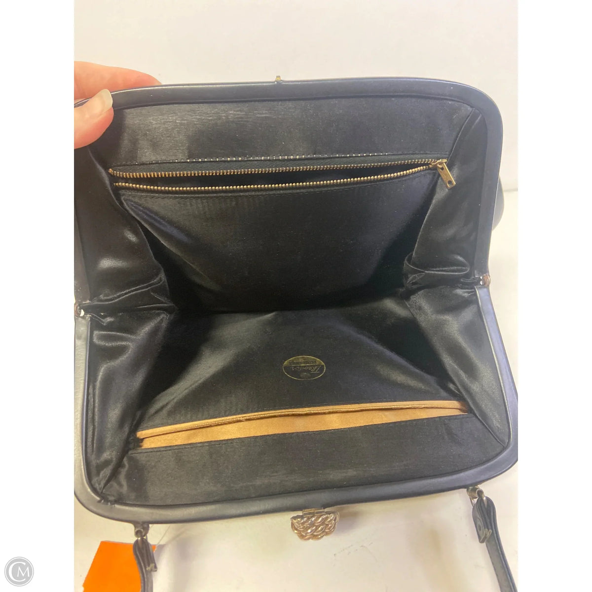 Handbag By Clothes Mentor, Size: Medium