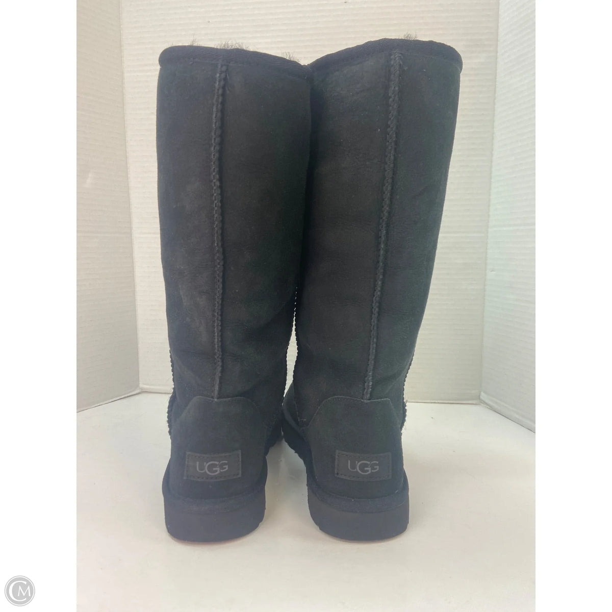 Boots Designer By Ugg In Black, Size: 8