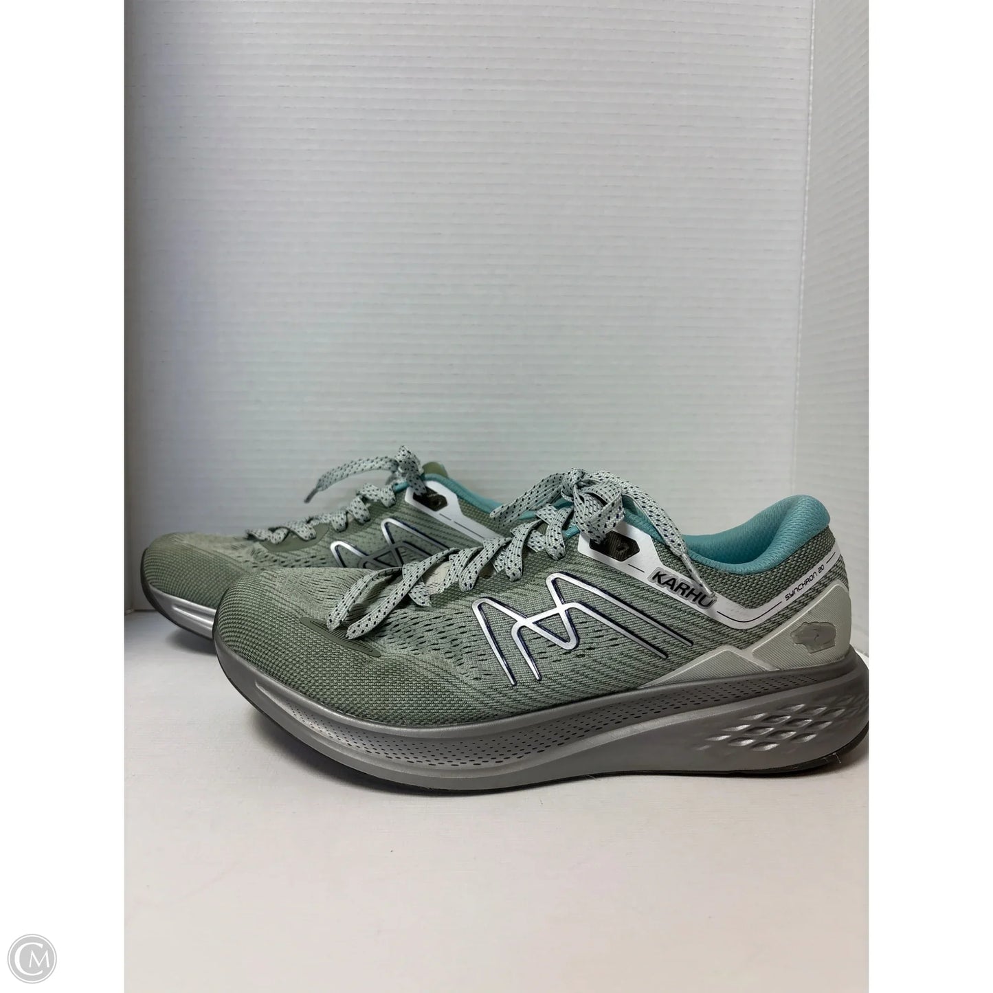Shoes Athletic By Clothes Mentor In Green, Size: 9.5