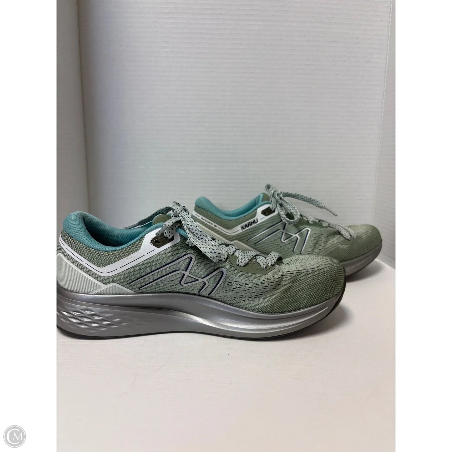 Shoes Athletic By Clothes Mentor In Green, Size: 9.5