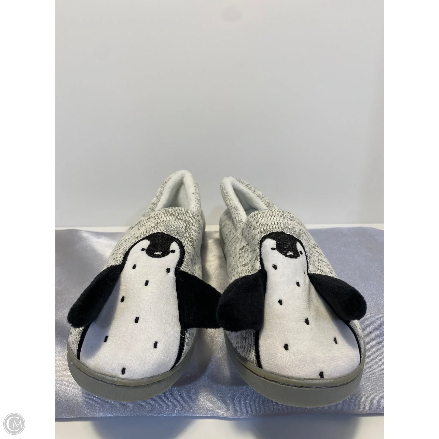 Slippers By Clothes Mentor In Grey