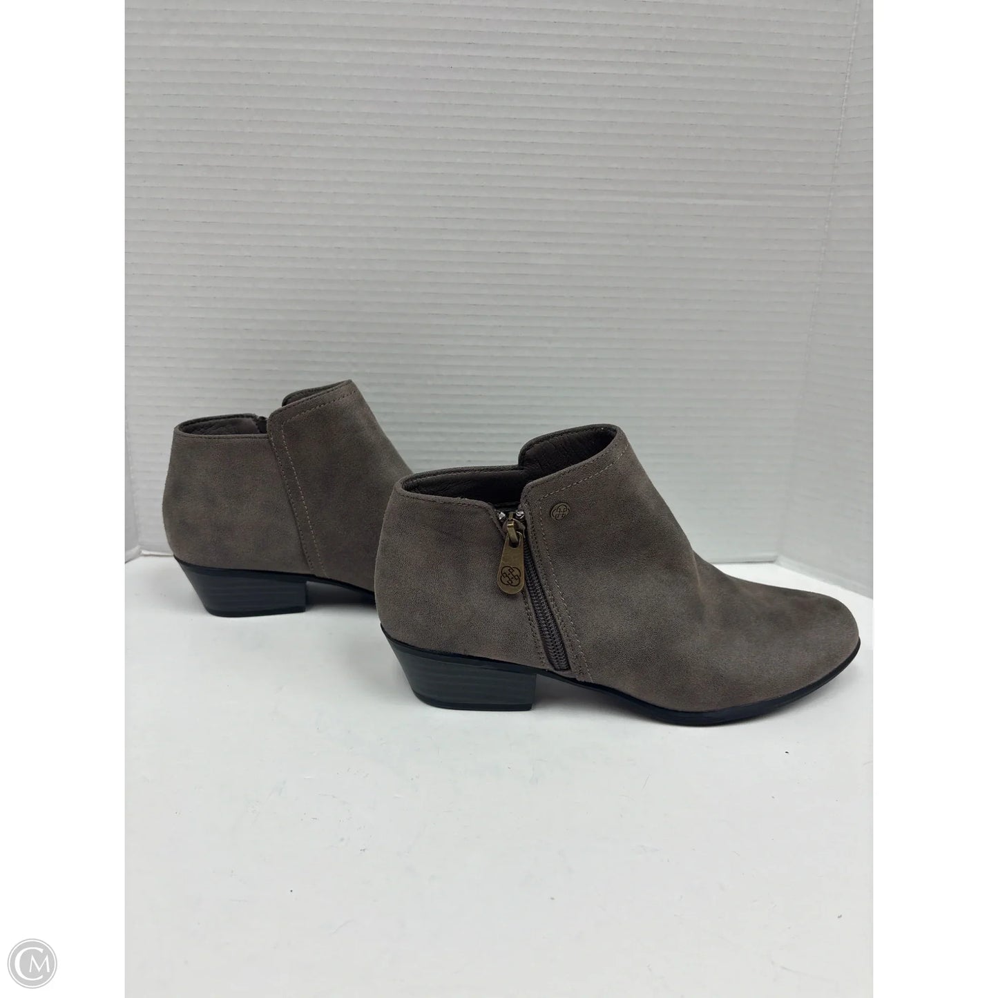 Boots Ankle Heels By Daisy Fuentes In Grey, Size: 6.5