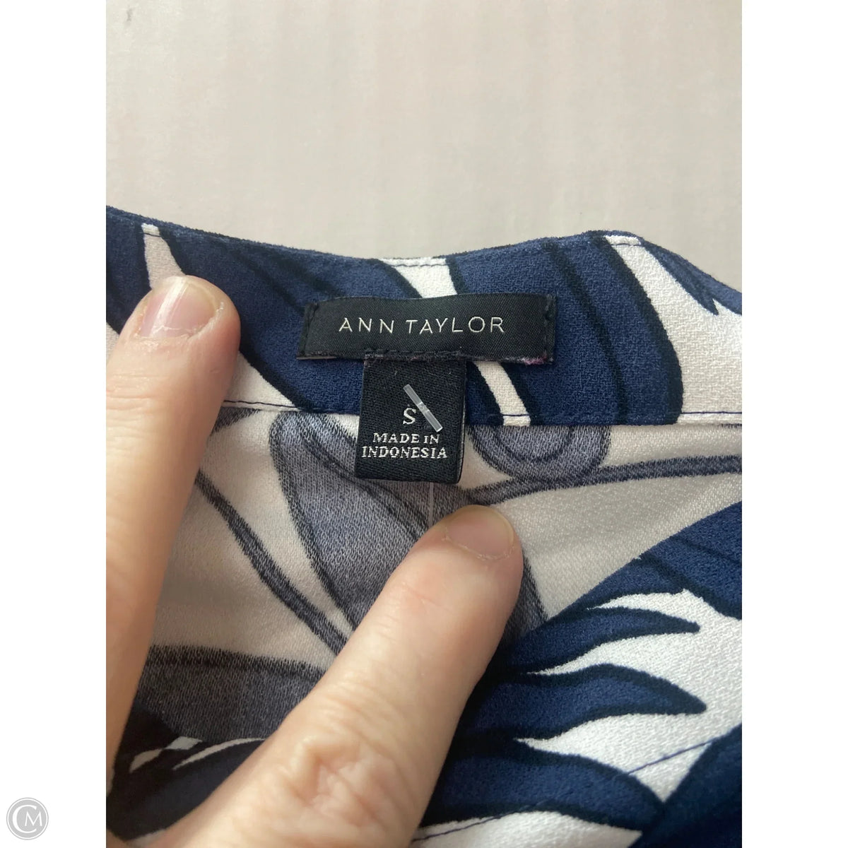 Top Long Sleeve By Ann Taylor In Navy, Size: S