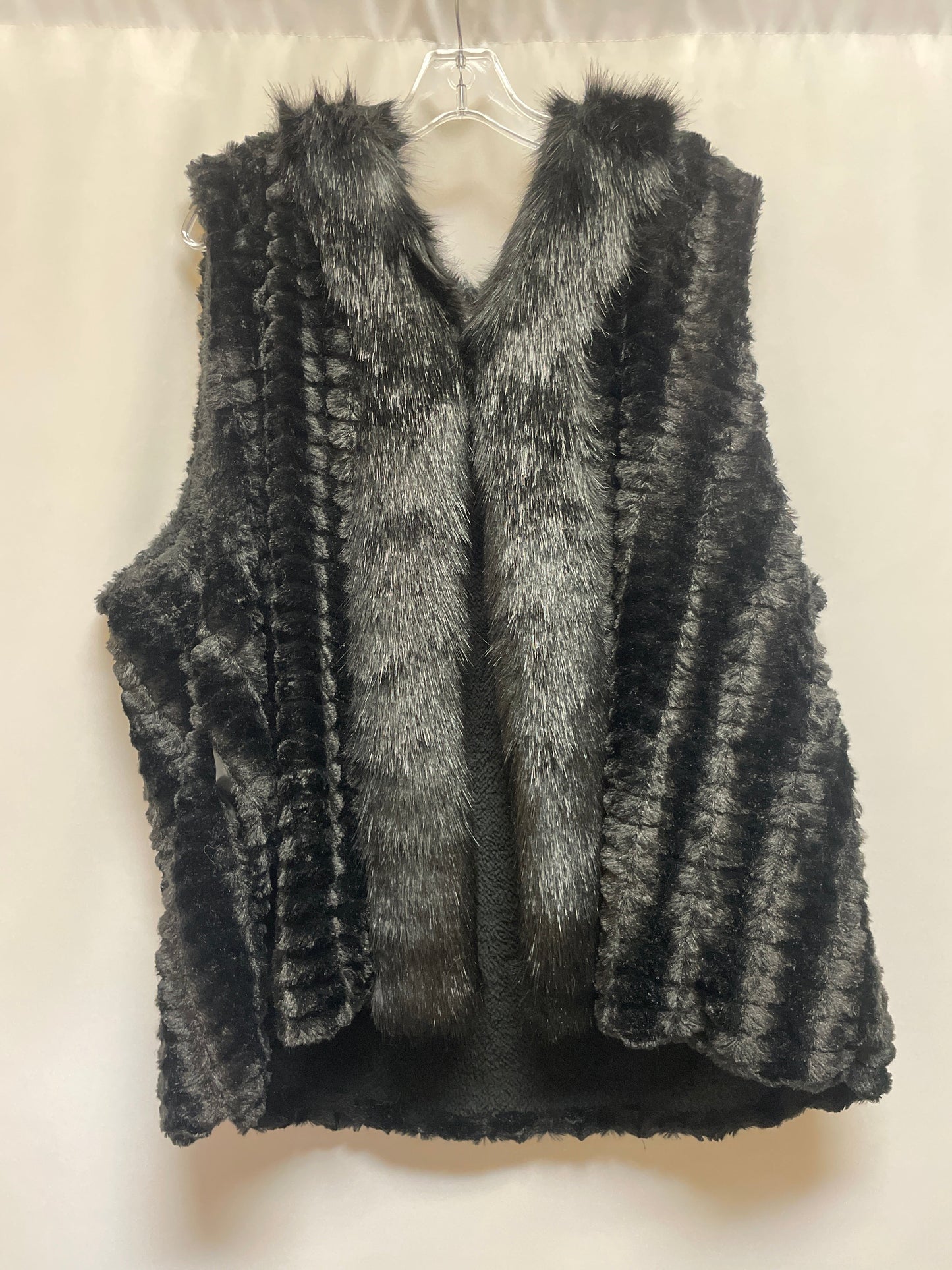 Vest Faux Fur & Sherpa By Multiples  Size: 3x