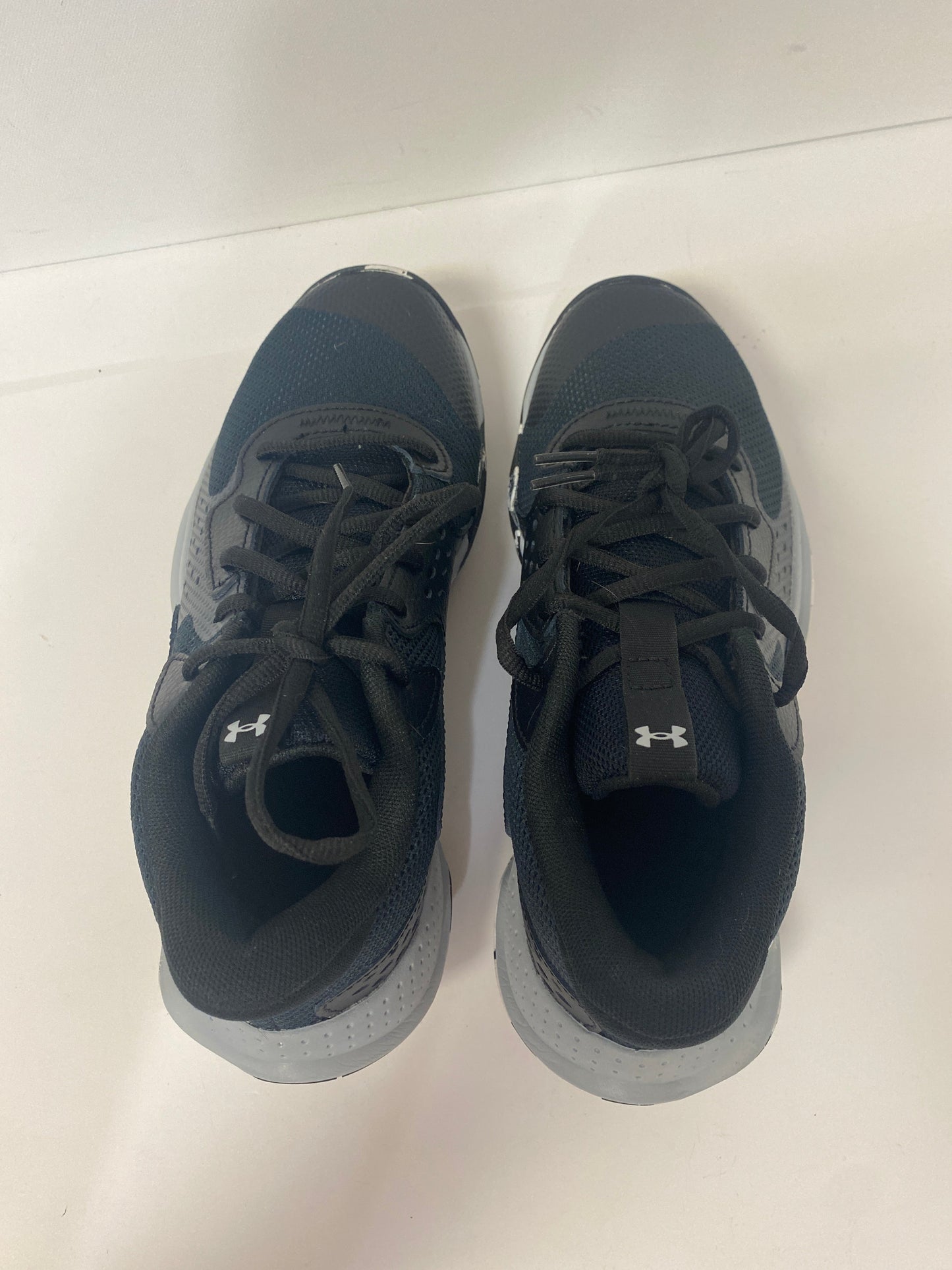 Black Shoes Athletic Under Armour, Size 9