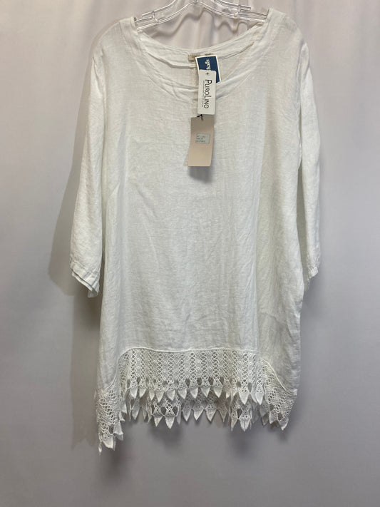 White Top Short Sleeve Clothes Mentor, Size 2x