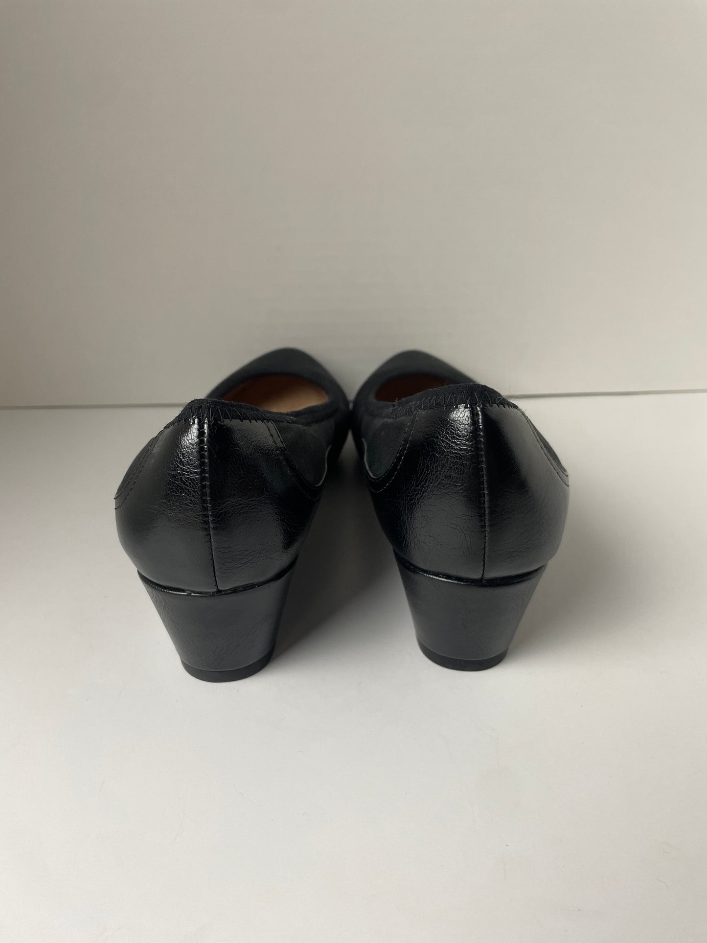 Black Shoes Flats Velocity, Size 11