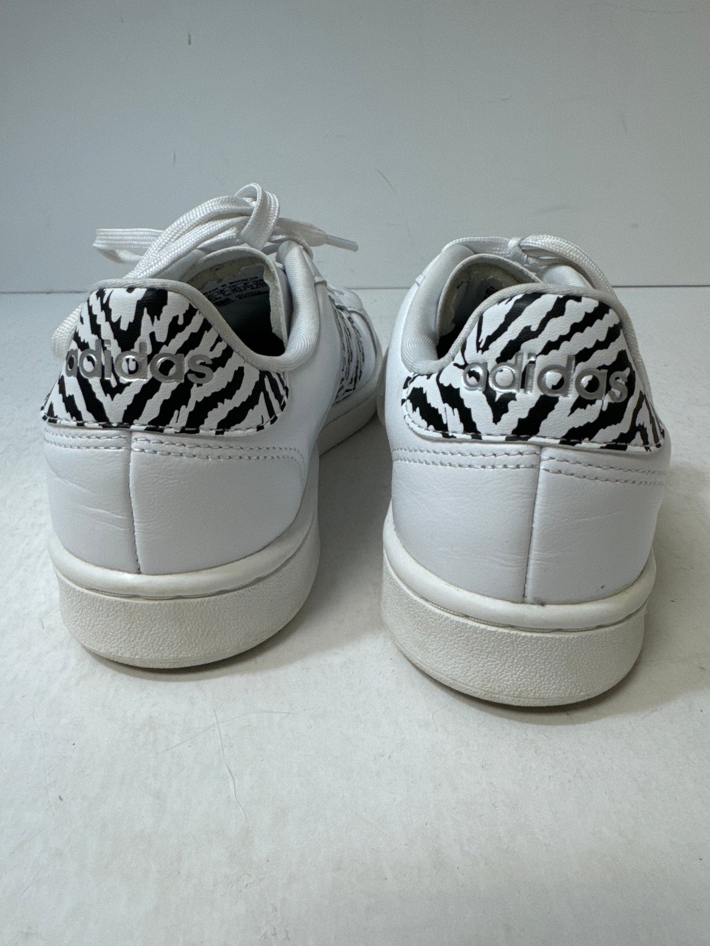 Shoes Sneakers By Adidas In Black & White, Size: 8.5