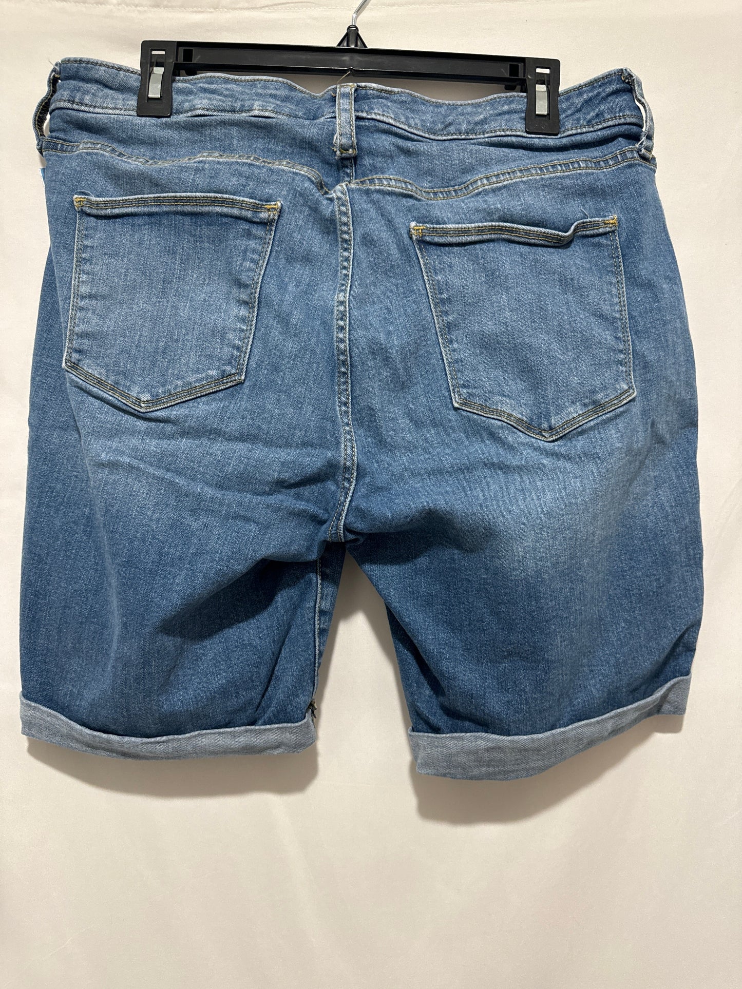 Shorts By Universal Thread In Blue Denim, Size: 16