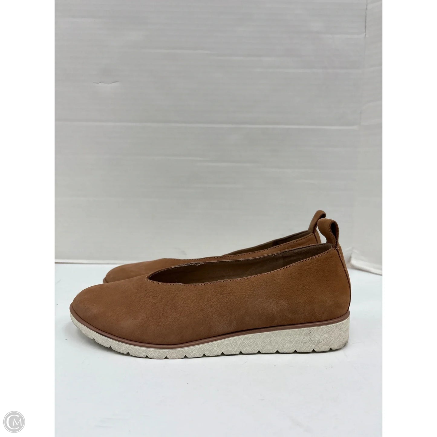 Shoes Flats By Eileen Fisher In Tan, Size: 6.5