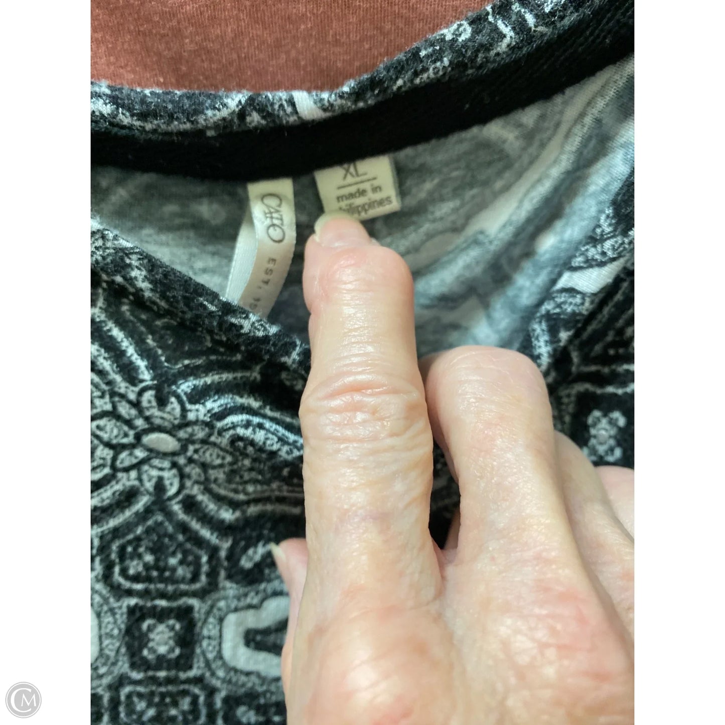 Top Short Sleeve By Cato In Black, Size: Xl