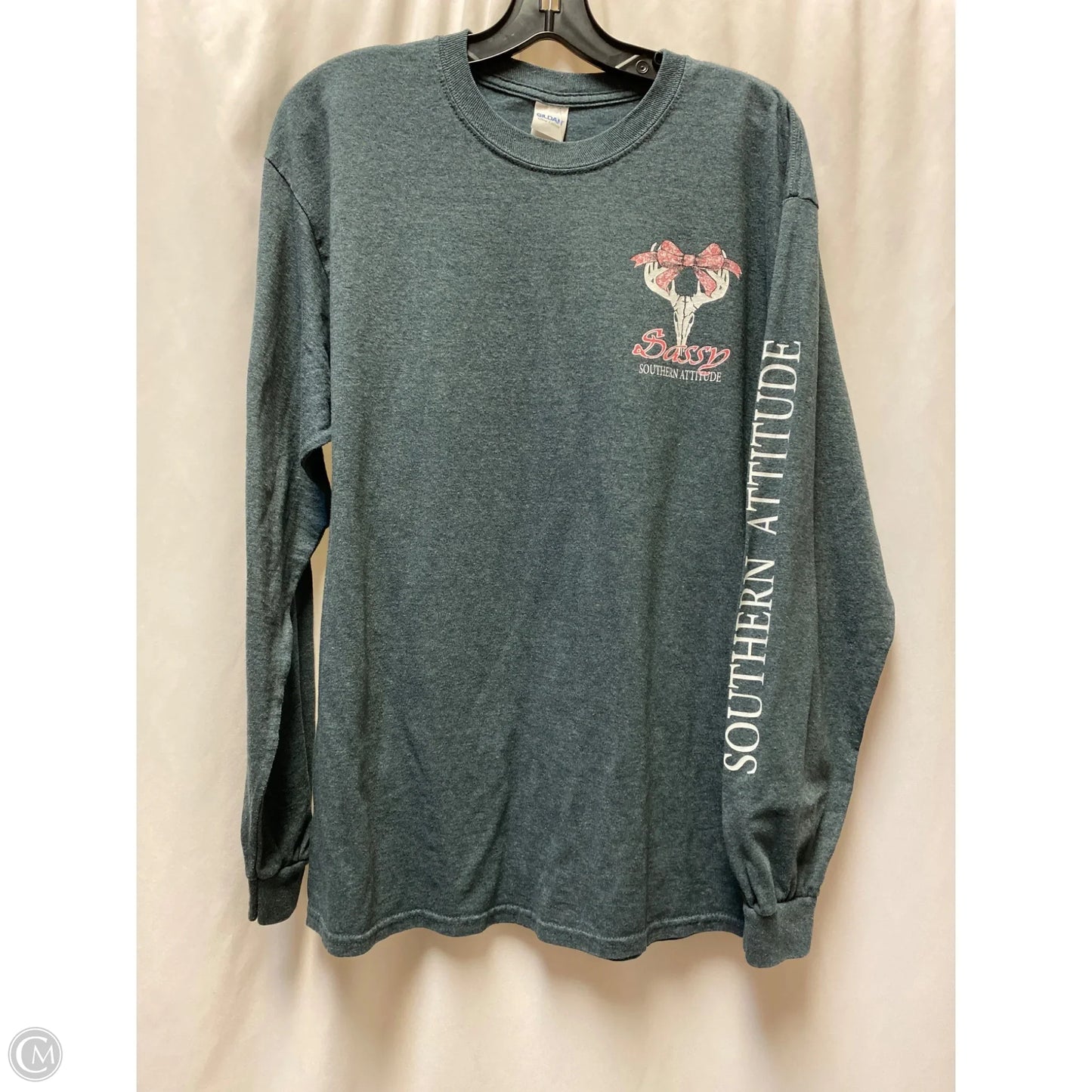 Top Long Sleeve By Gildan In Grey, Size: L