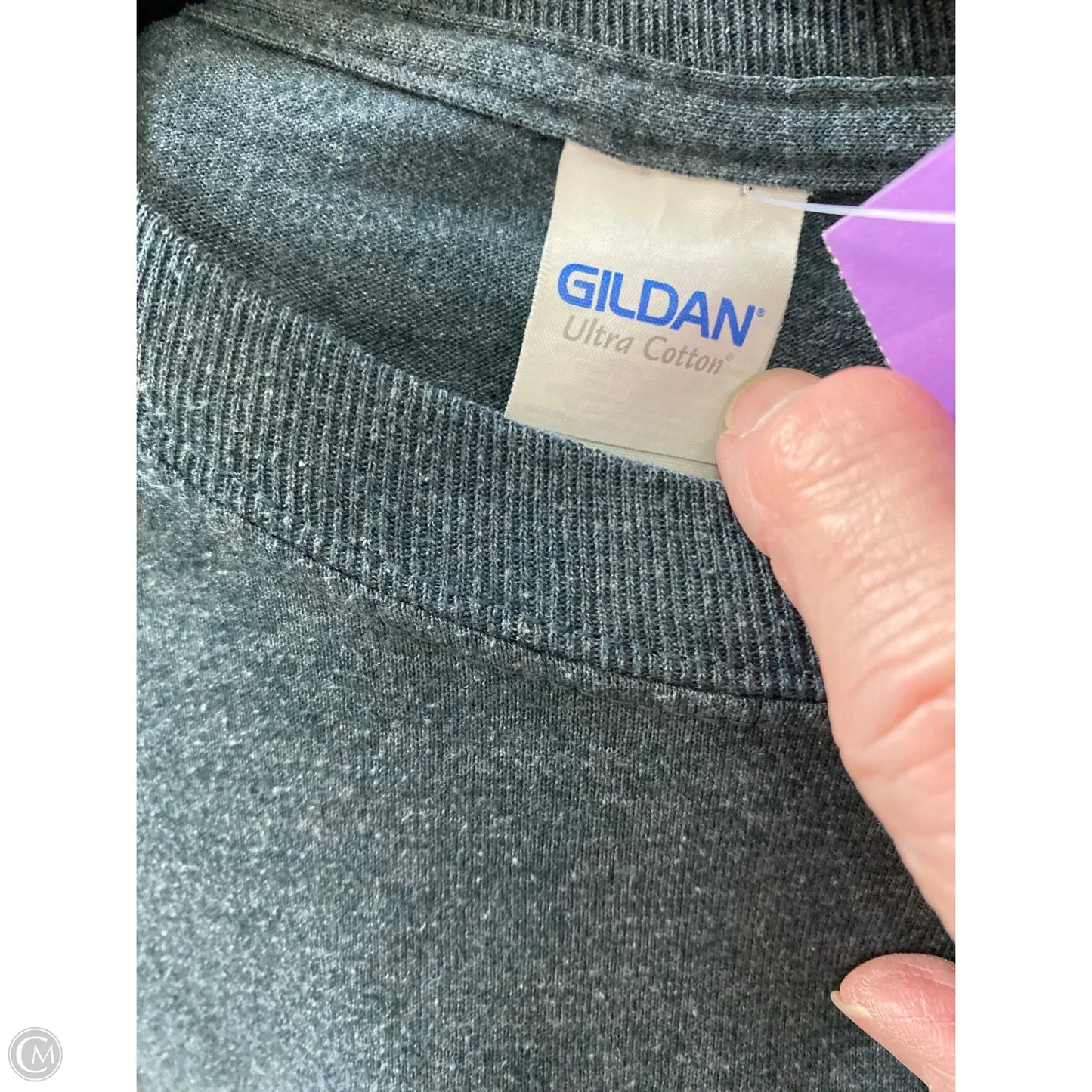 Top Long Sleeve By Gildan In Grey, Size: L