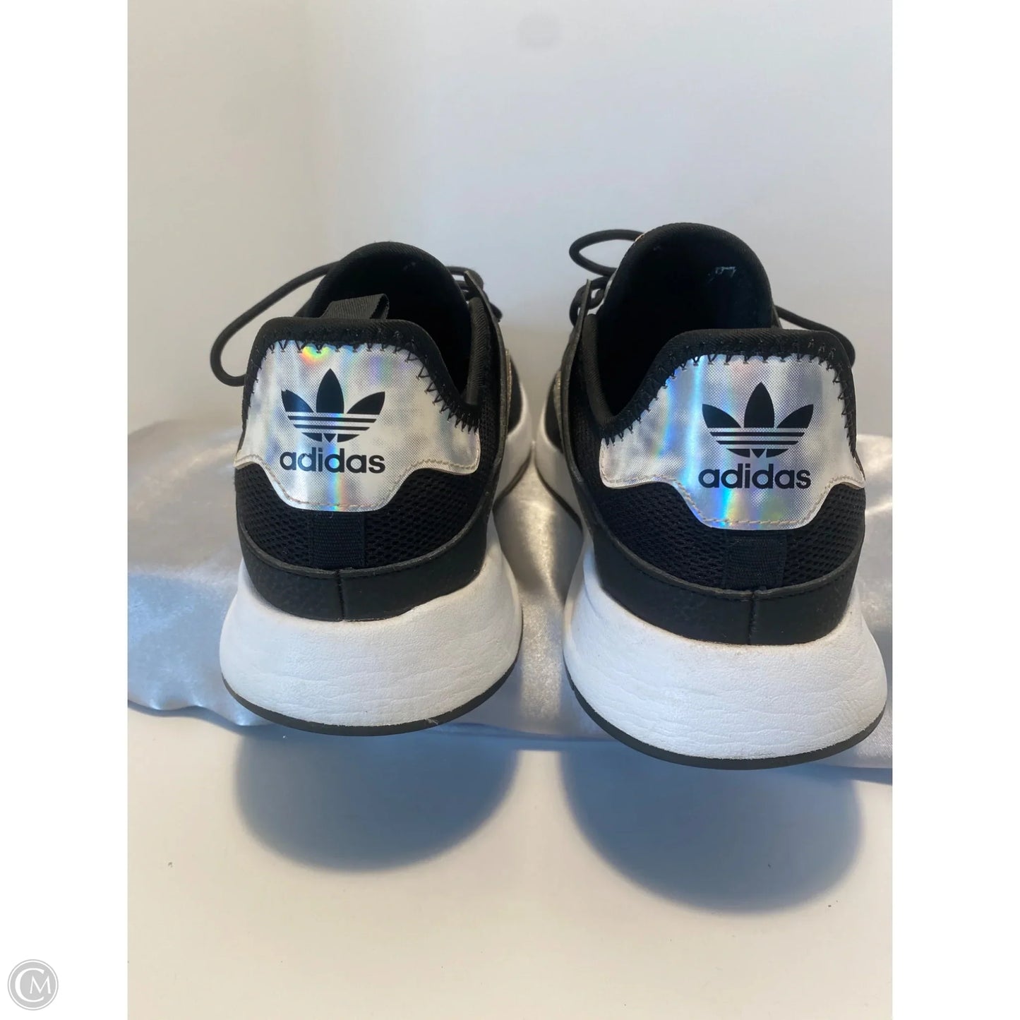 Shoes Sneakers By Adidas In Black, Size: 7