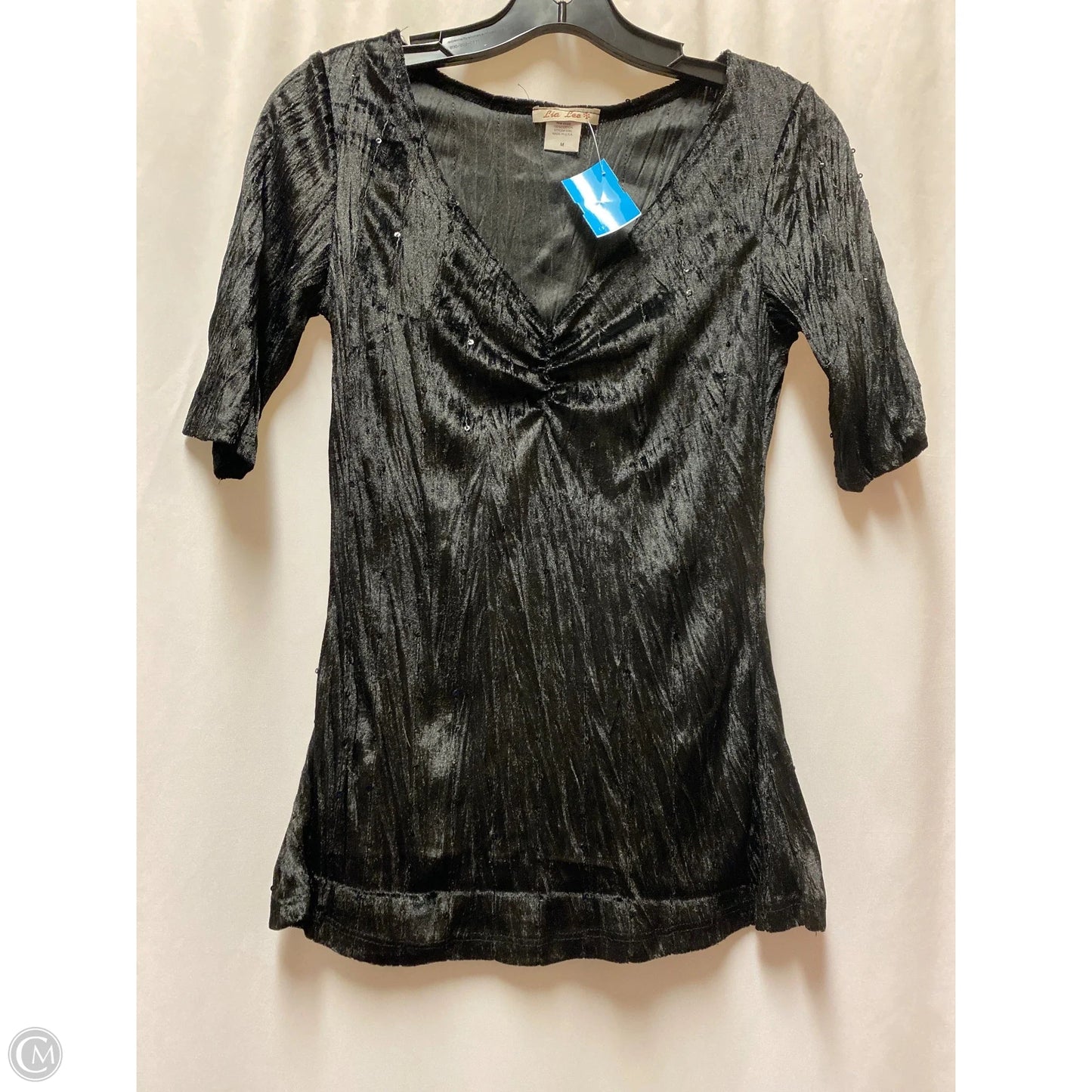 Top Short Sleeve By Clothes Mentor In Black, Size: M