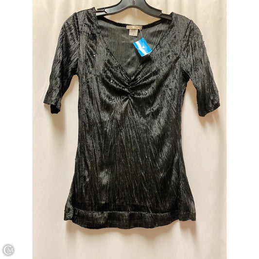 Top Short Sleeve By Clothes Mentor In Black, Size: M
