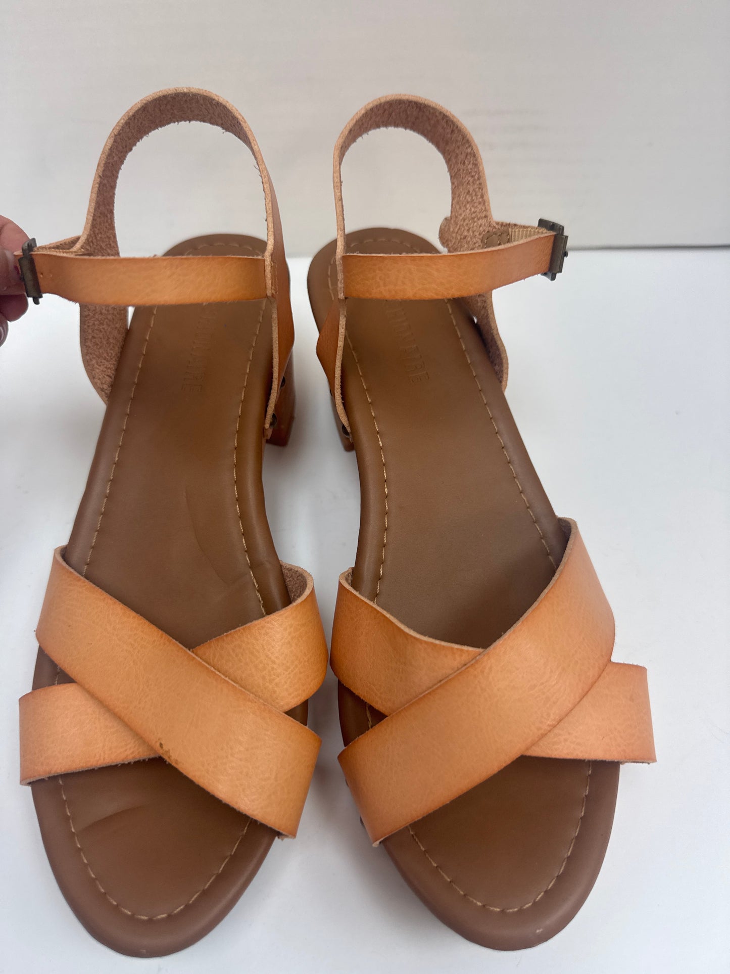 Sandals Heels Block By Cushionaire In Brown, Size: 9