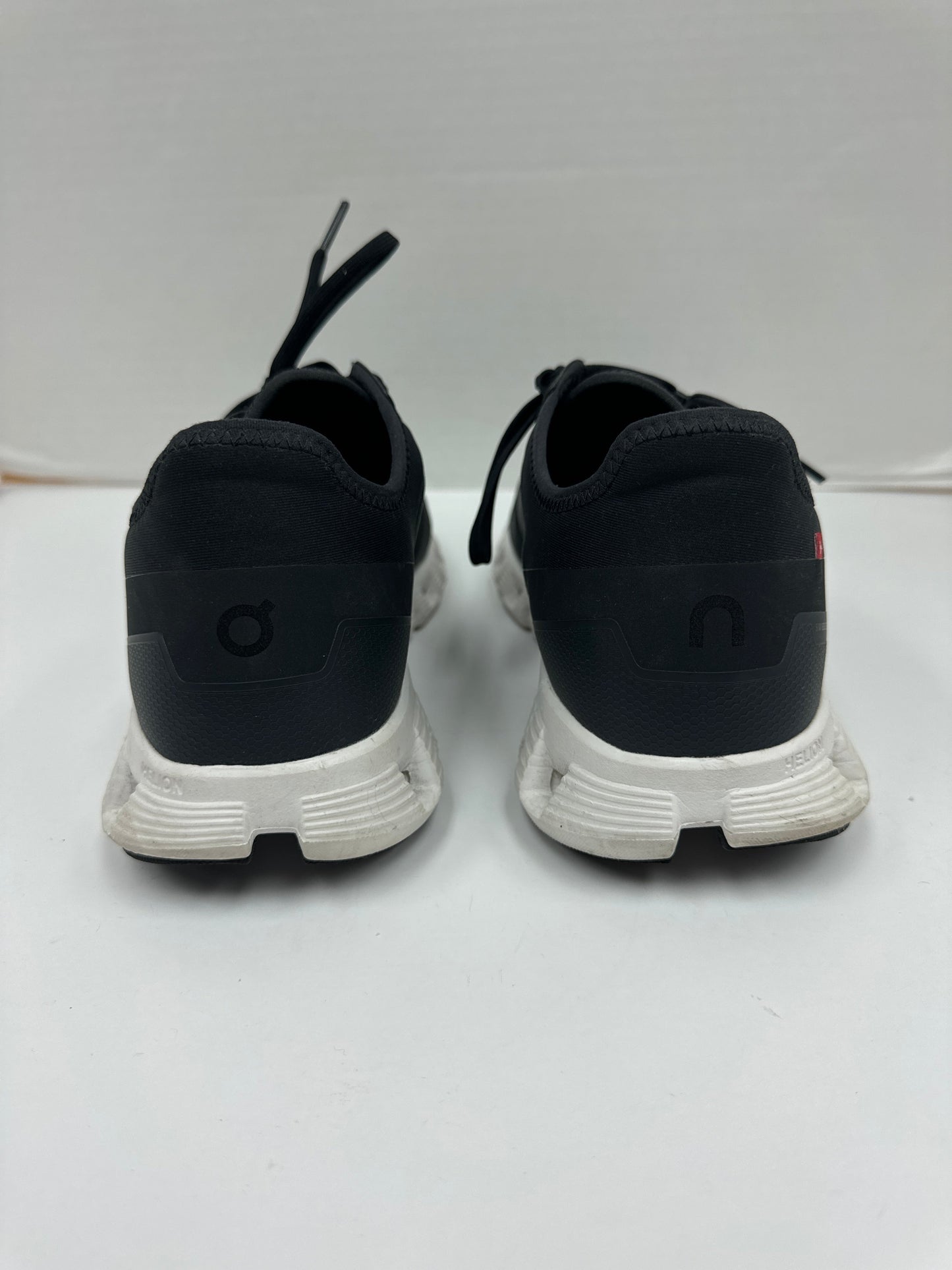 Shoes Athletic By On In Black, Size: 10