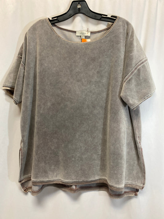 Top Short Sleeve By Umgee In Grey, Size: Xl