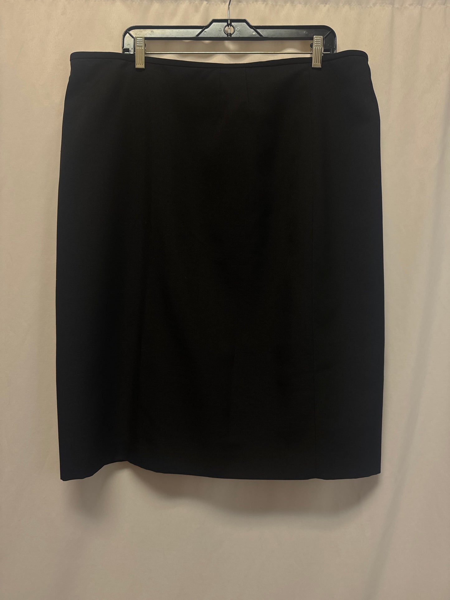 Skirt Midi By Kasper In Black, Size: 18