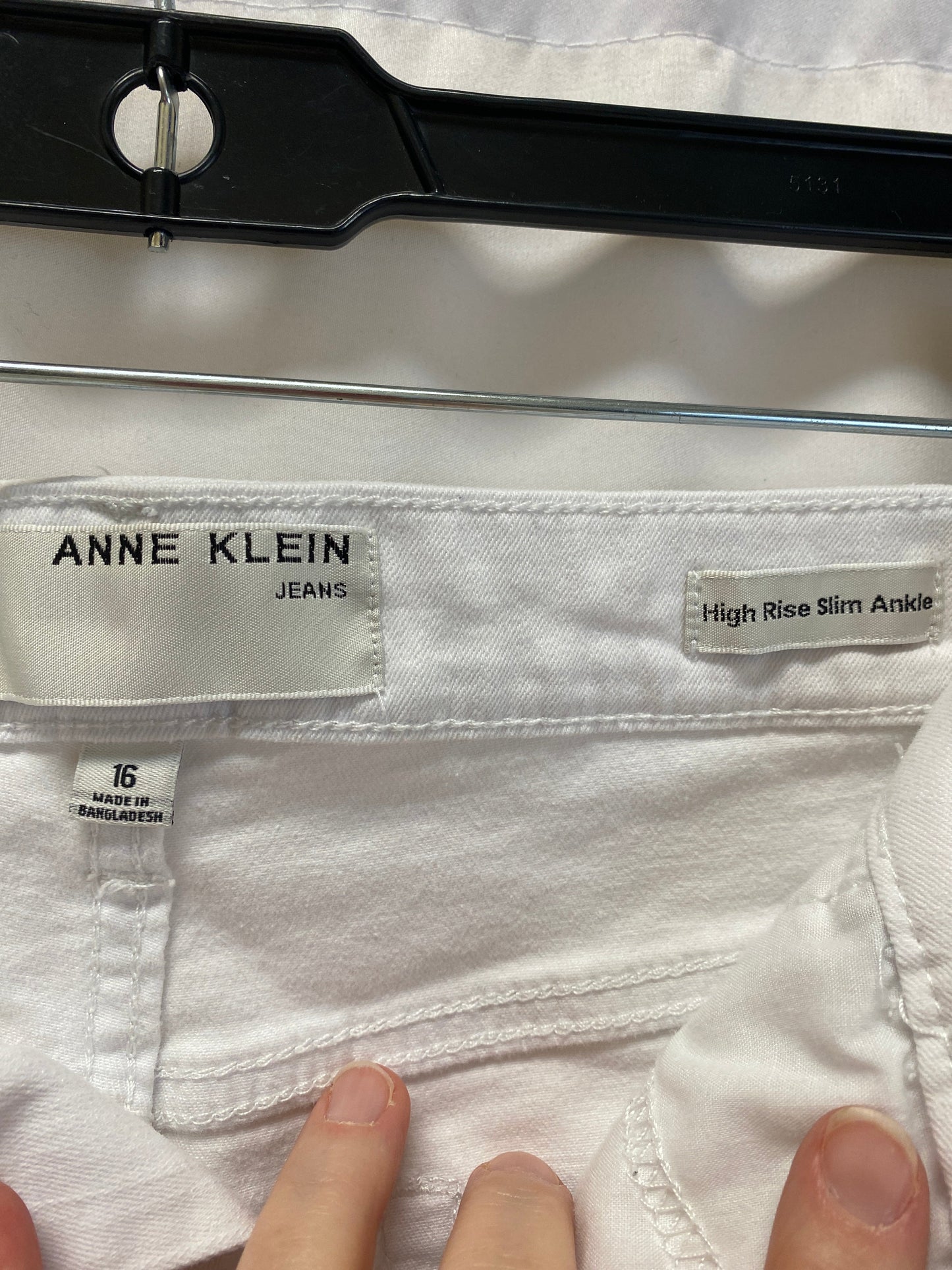 Jeans Skinny By Anne Klein In White, Size: 16