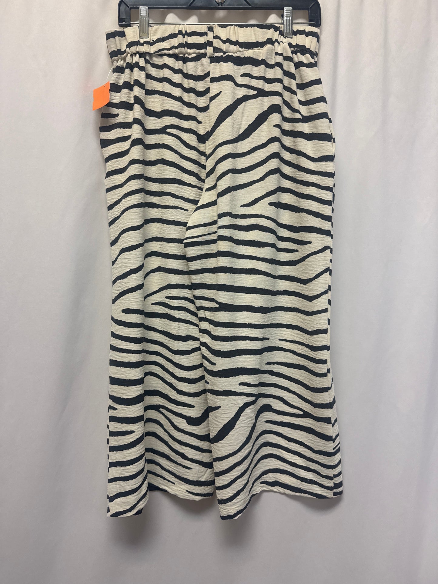 Capris By Jules & Leopold In Zebra Print, Size: M