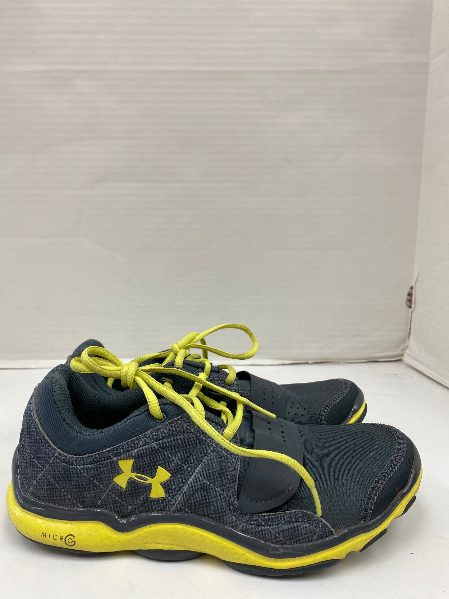 Shoes Athletic By Under Armour In Grey, Size: 8