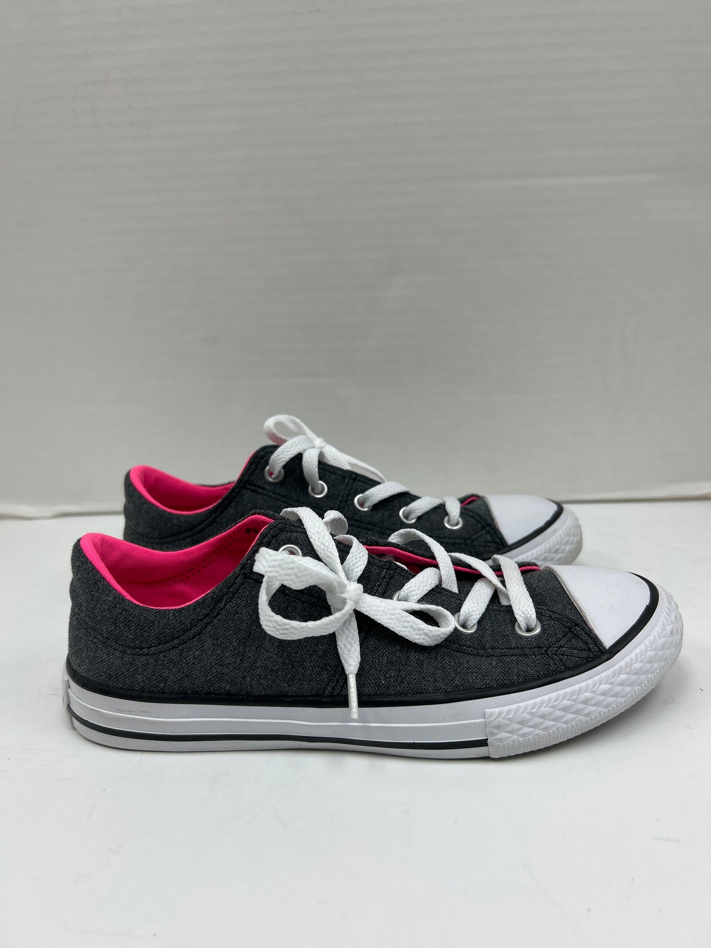 Shoes Sneakers By Converse In Grey, Size: 5