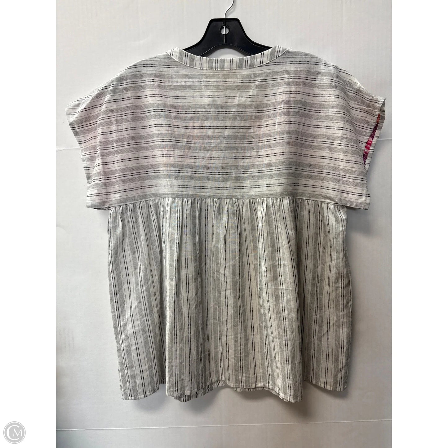 Top Short Sleeve By Savanna Jane In Grey, Size: S