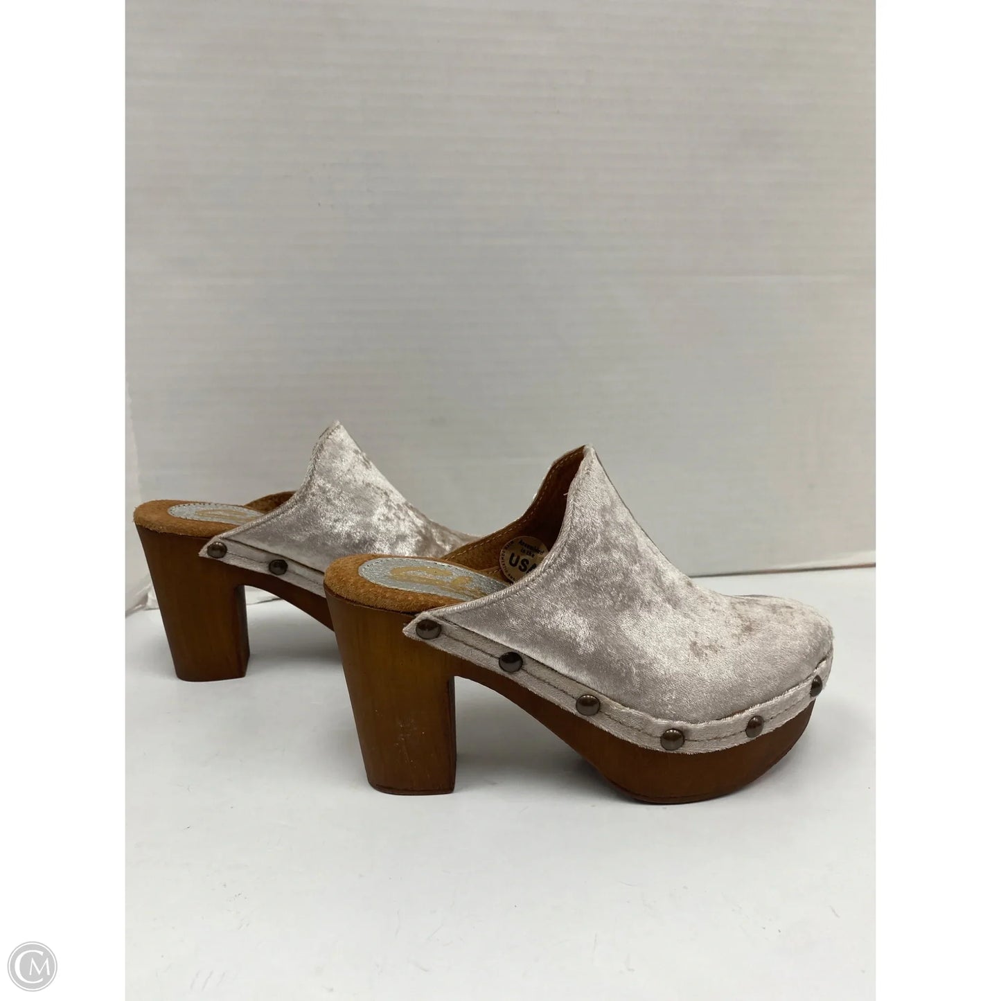 Shoes Heels Block By Clothes Mentor In Cream, Size: 6.5