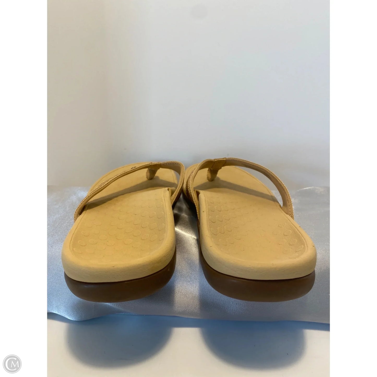 Sandals Flip Flops By Vionic In Beige, Size: 8