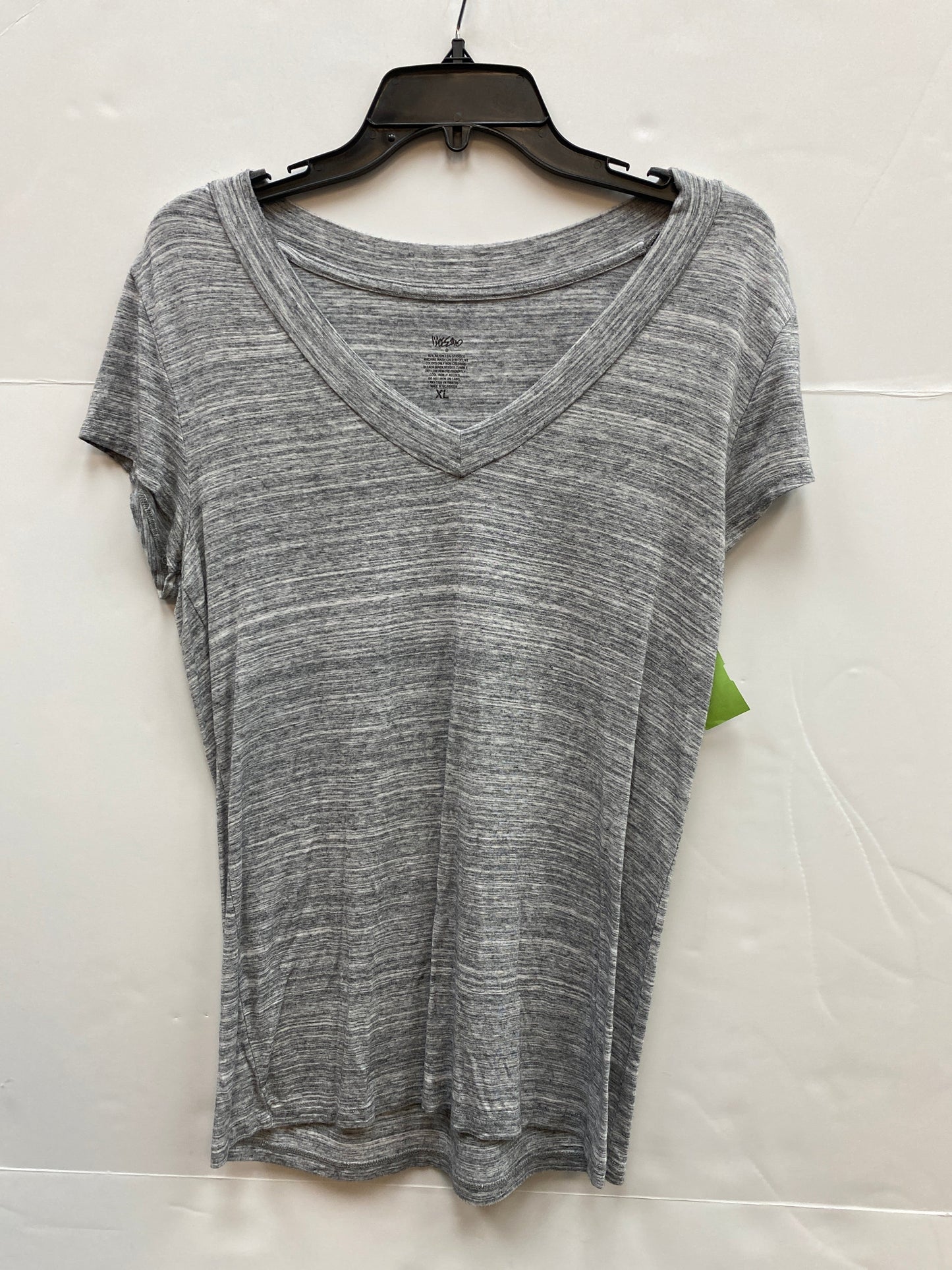 Top Short Sleeve Basic By Mossimo  Size: Xl