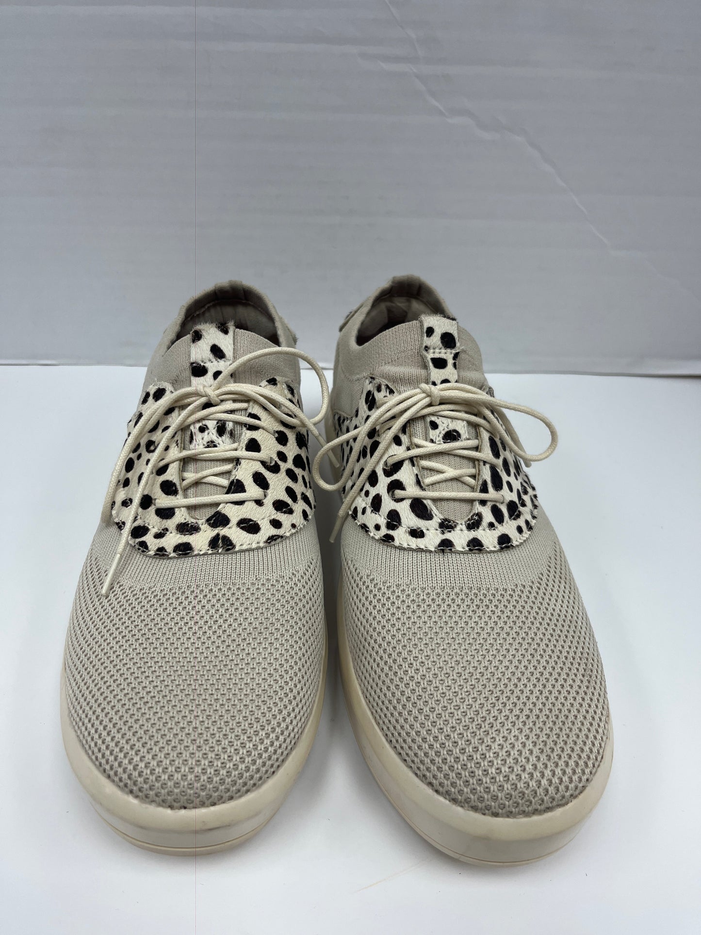 Shoes Sneakers By Clothes Mentor  Size: 9.5