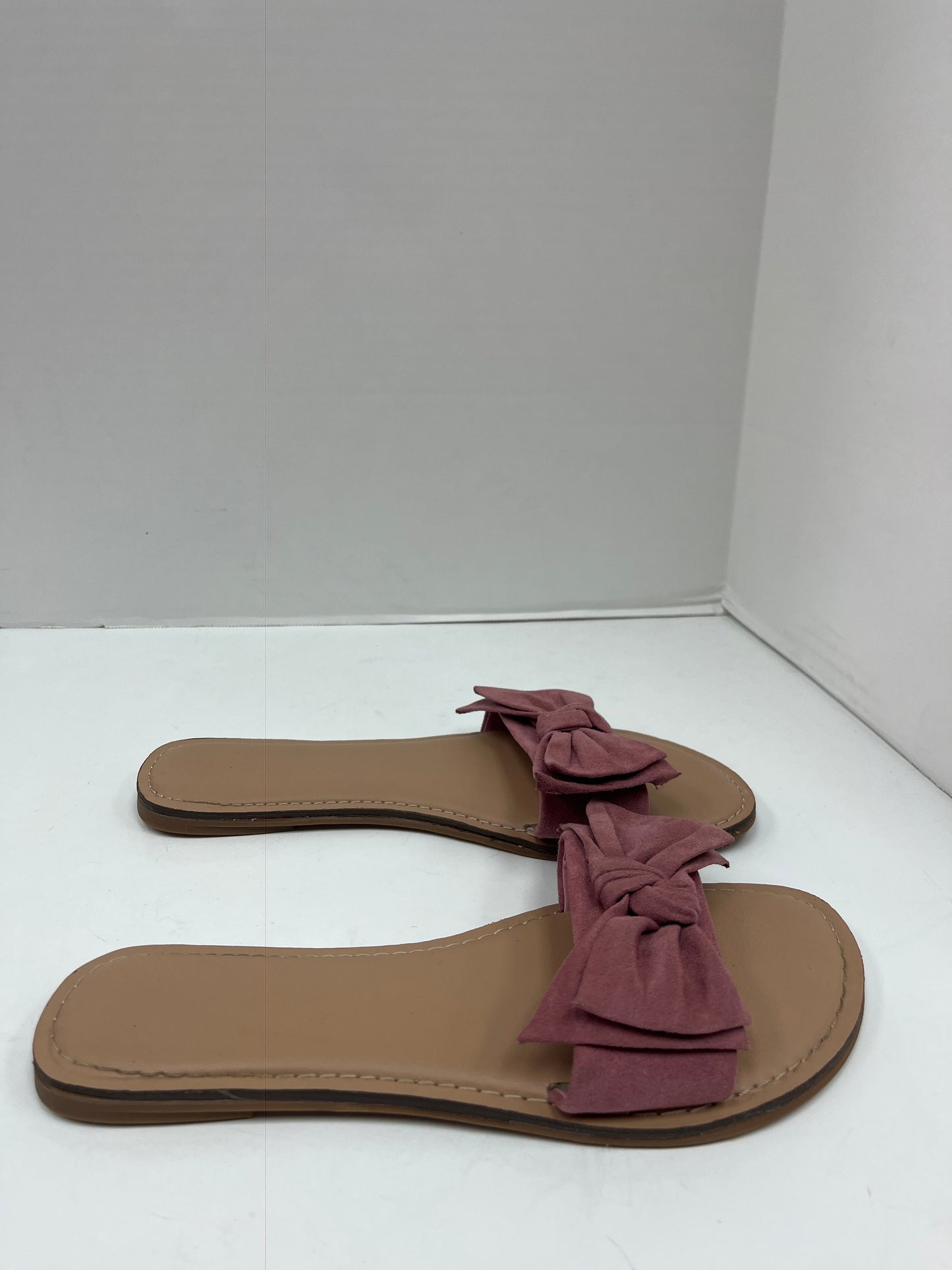Sandals Flats By Time And Tru  Size: 6