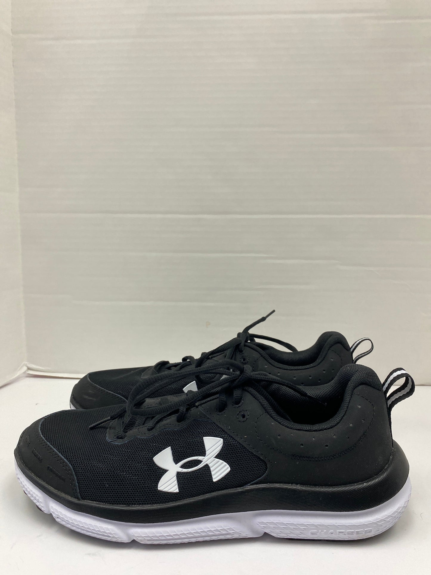 Shoes Athletic By Under Armour  Size: 9.5