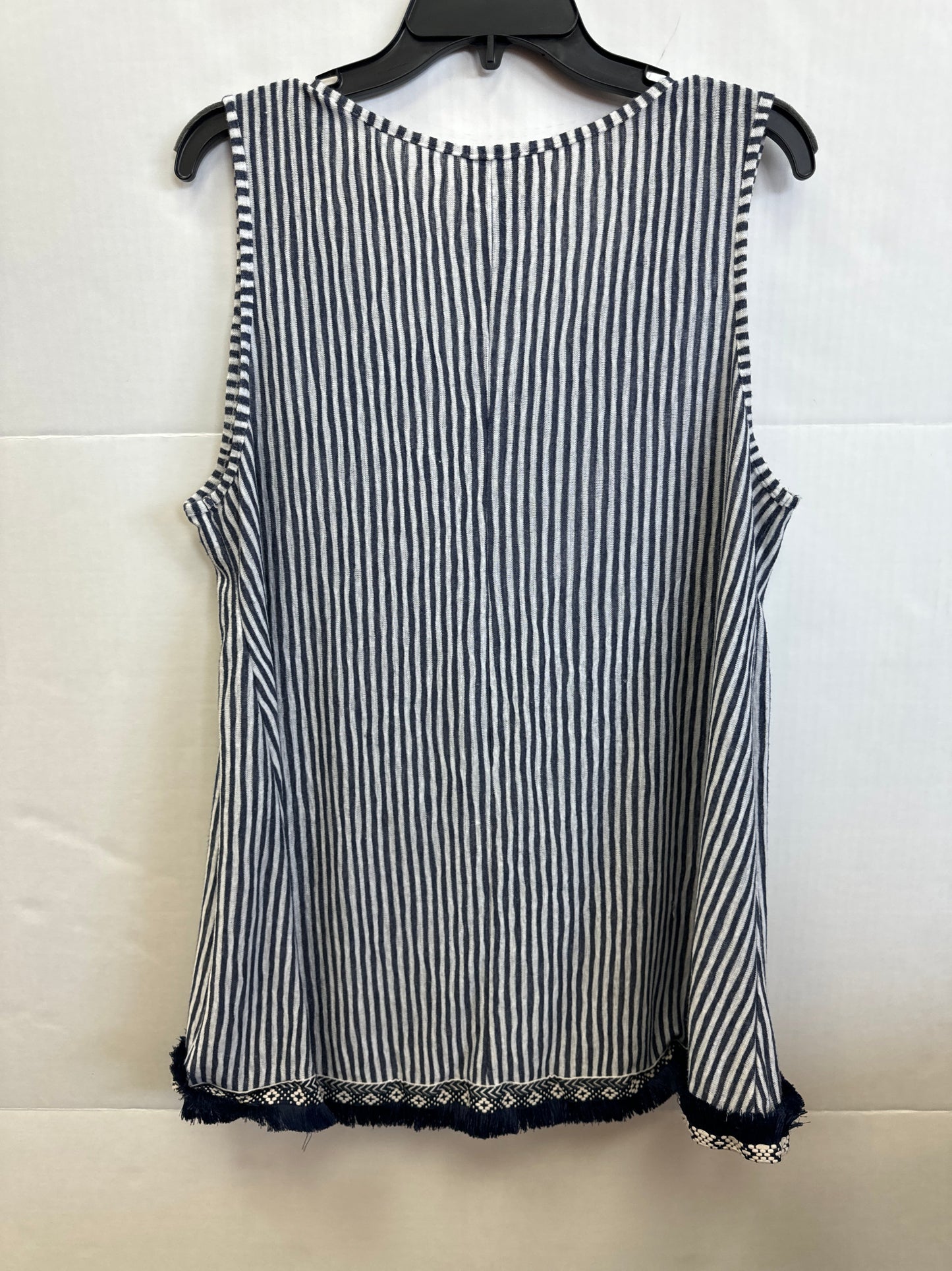 Top Sleeveless By W5  Size: 1x
