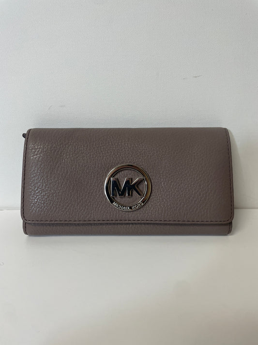 Wallet Designer By Michael Kors  Size: Large