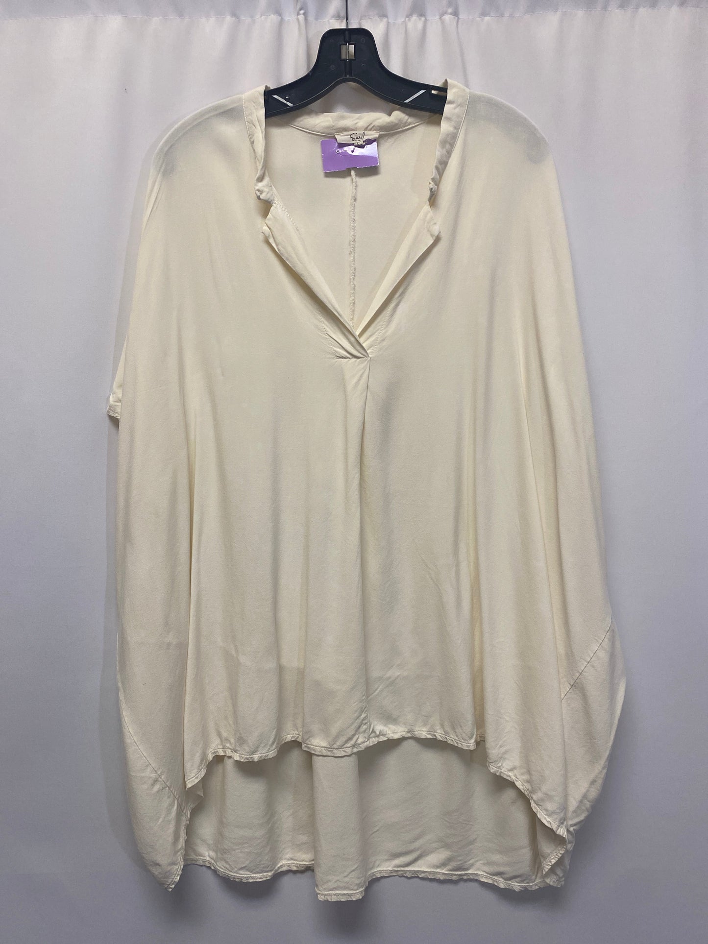 Cream Top Short Sleeve Easel, Size Large