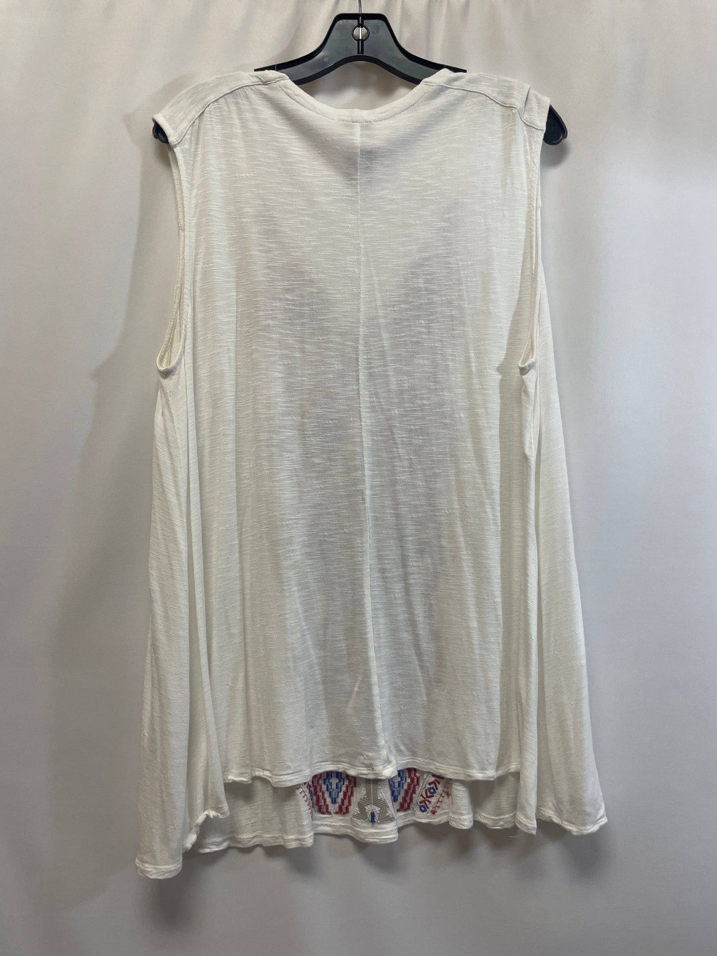 White Top Sleeveless Avenue, Size 1x